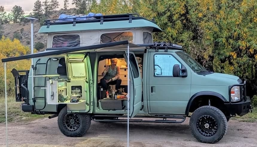 Вместимость этого вездехода, ограничена лишь желанием хозяина.