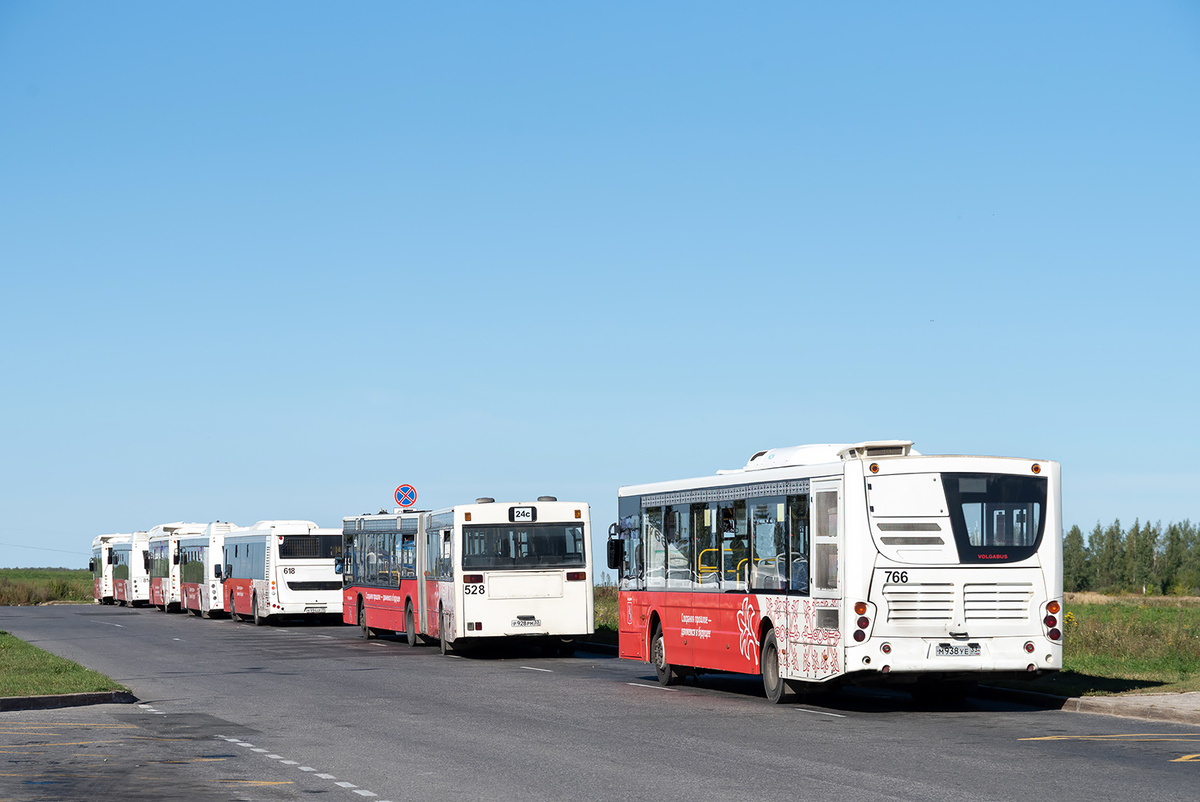 Среди молодых собратьев. Автор: Клауд.