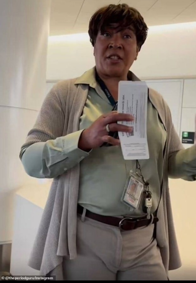 Фото из Интернета. Стюардесса 