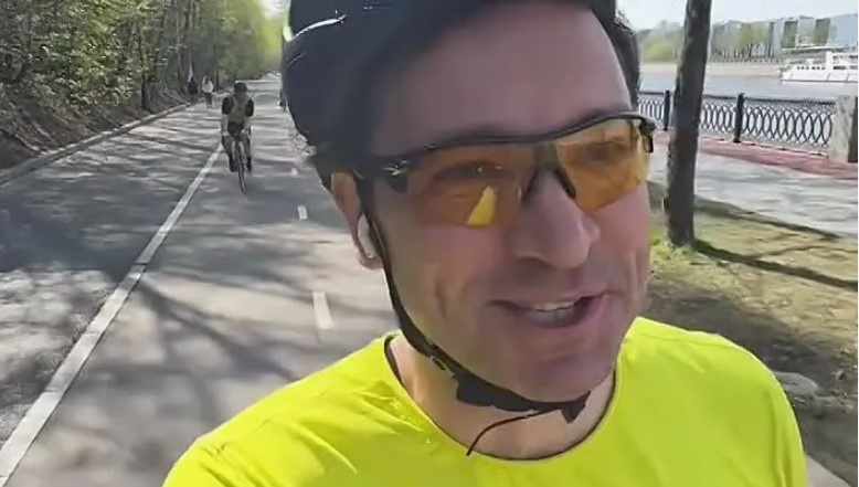 Антон Хабаров любит велоспорт.