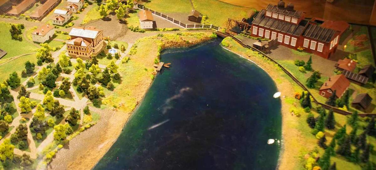 Макет усадьбы и предприятия