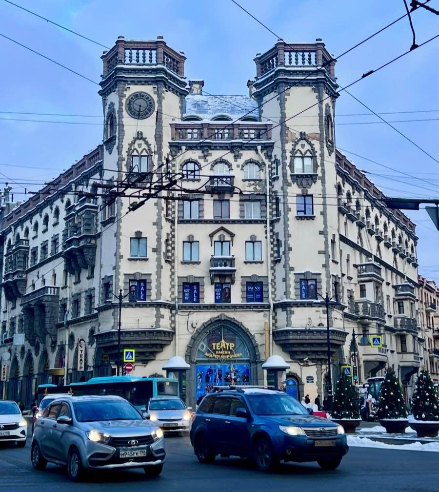 Средневековый замок в сердце Петербурга: доходный дом Розенштейна на площади Льва Толстого. Великолепие готических деталей и история в каждом камне! Фото автора канала