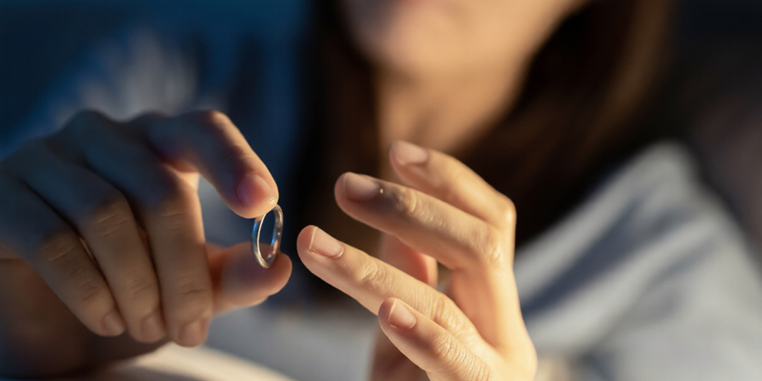 – Я куплю тебе дом! – сказал фиктивный жених. – Но ты будешь принадлежать мне и только мне