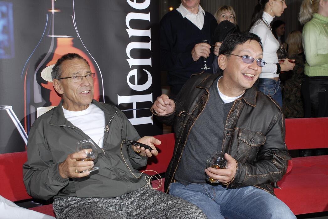     Кинорежиссеры Андрей Кончаловский и Егор Кончаловский. Фото: Сергей Иванов