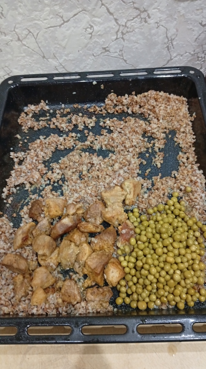 Это уже после того как я себе отложила в тарелку. 