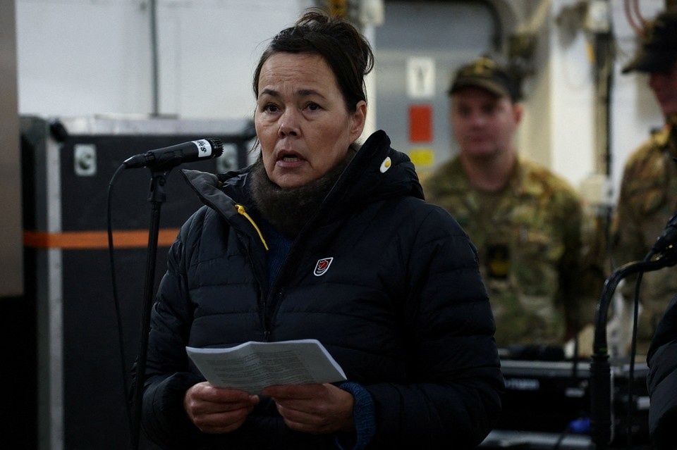    Глава МИД Гренландии Моцфельдт заплакала после визита в Белый дом REUTERS