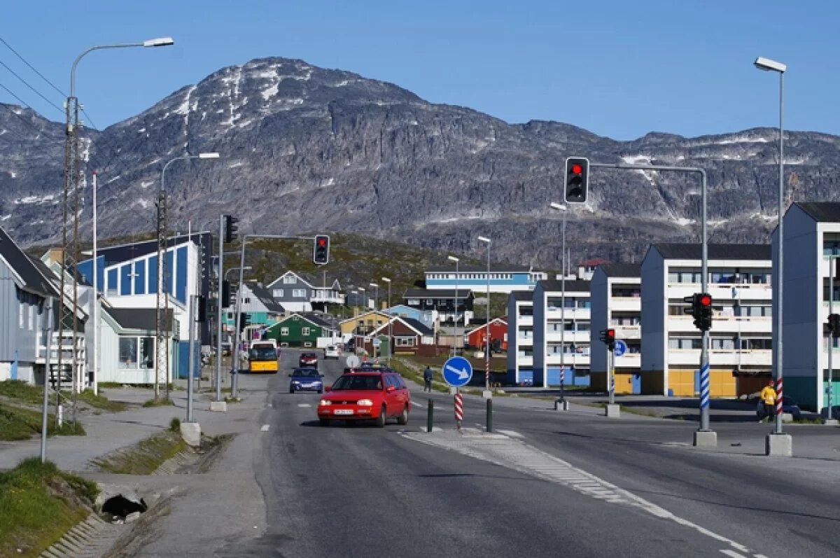    Премьер-министр Гренландии заявил, что остров останется под контролем Дании