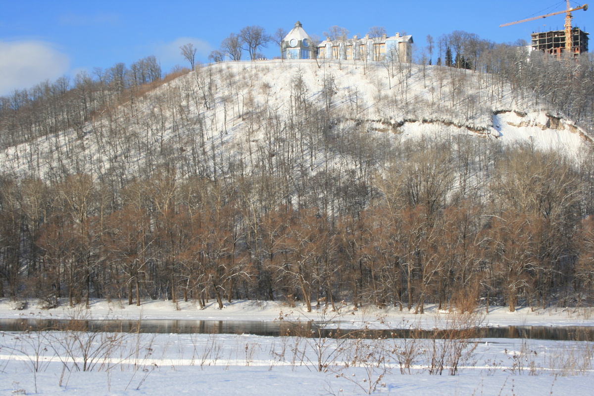 Город с другой стороны реки Уфимки