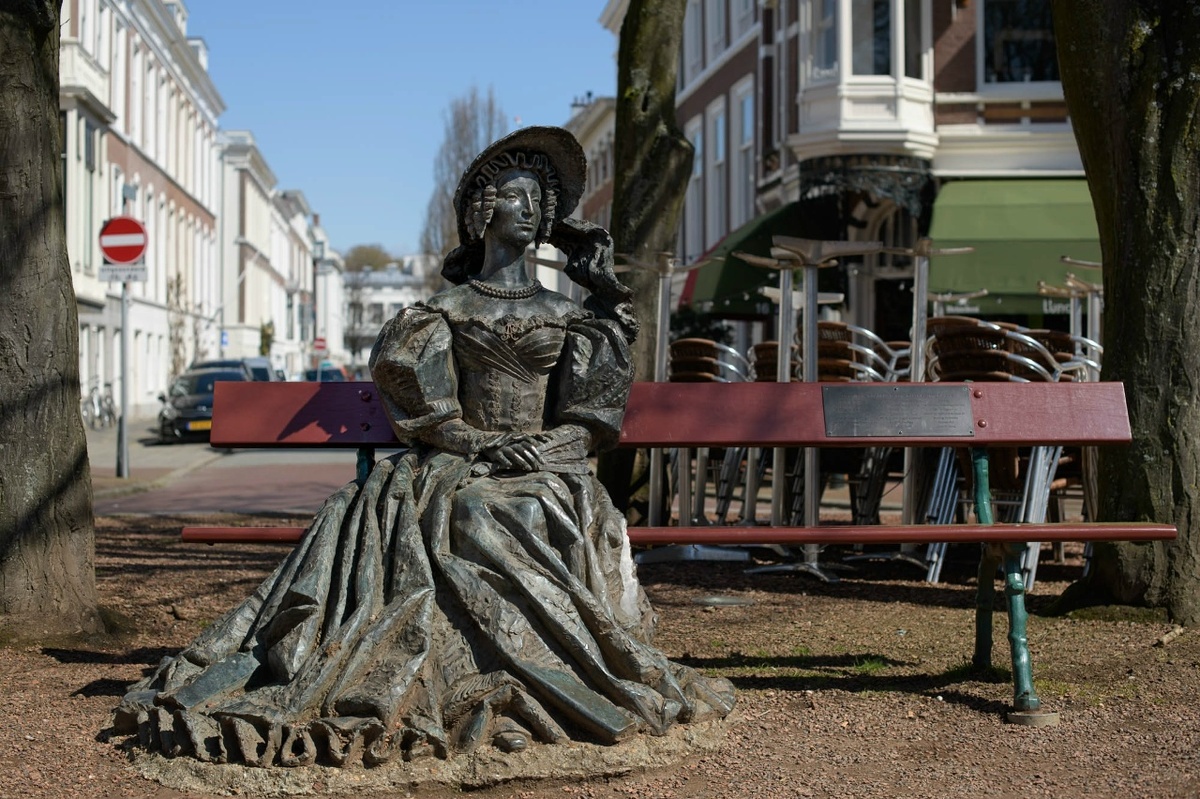 Памятник великой княжне Анне Павловне в Гааге