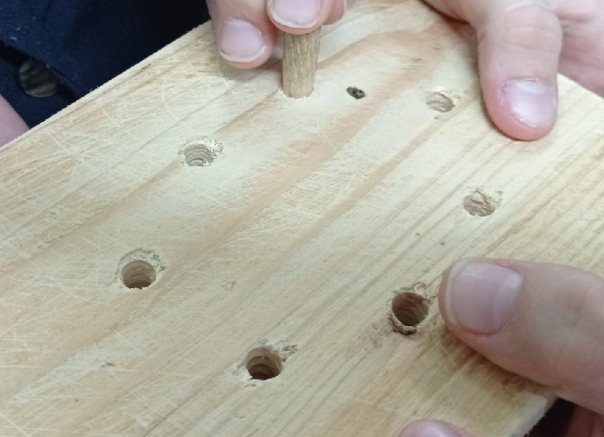 7 дней недели, переставляли палочку по дням