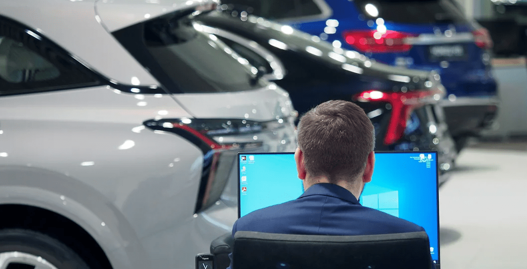 Машины дорожают, продажи падают: почему авторынок России входит в 2026 год на тормозах