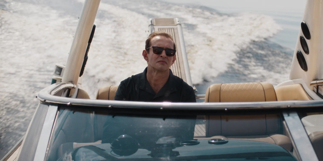 Что смотреть дома: «Авиатор» по Водолазкину, наши «Рик и Морти» и возвращение «Ночного администратора»