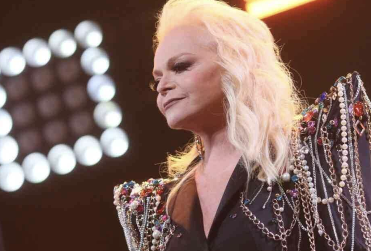 Лариса Долина