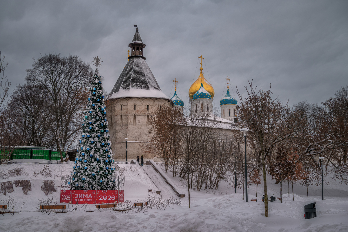 Новый Год у стен Новоспасского монастыря