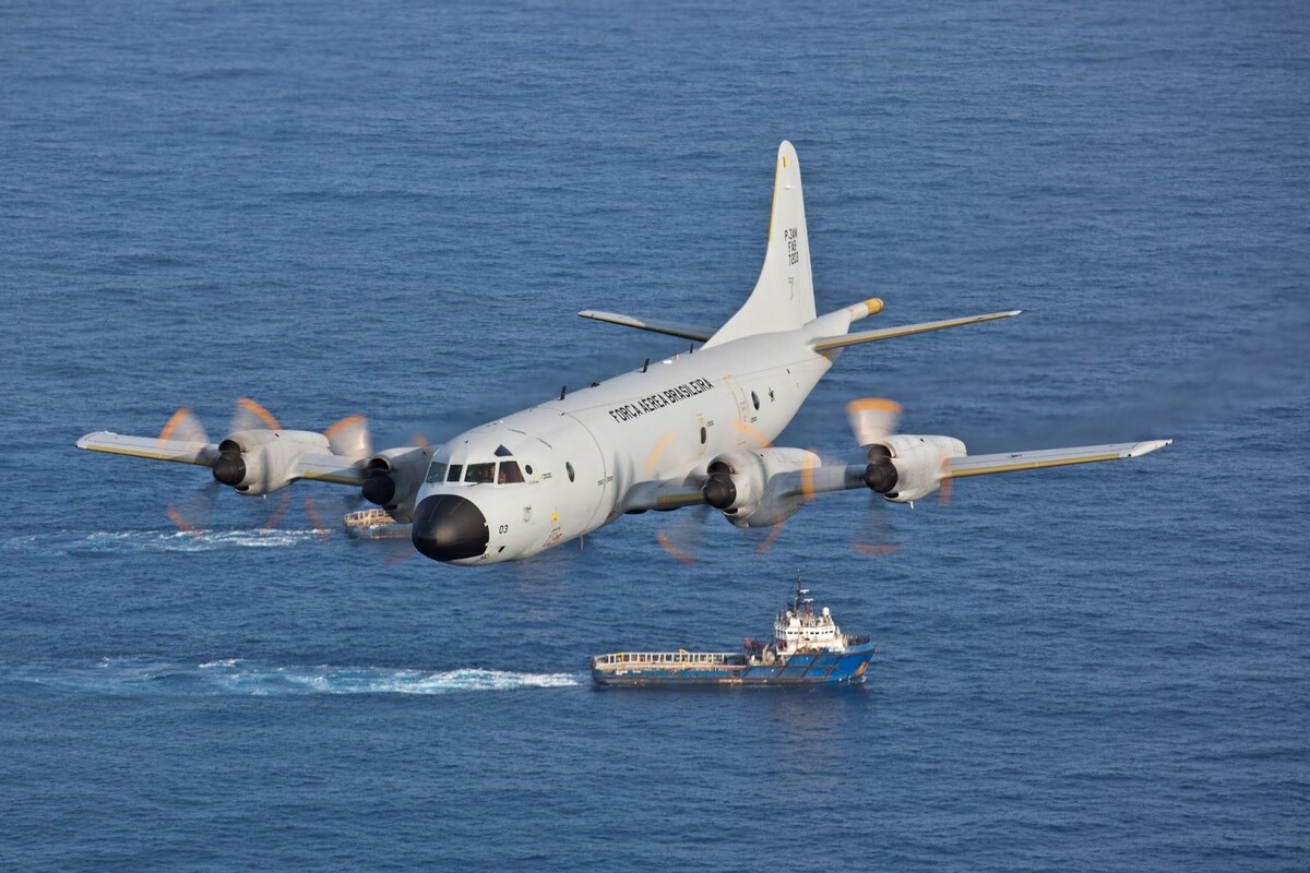 P-3 Orion – противолодочный самолёт. У них разные виды датчиков / откр. ист.