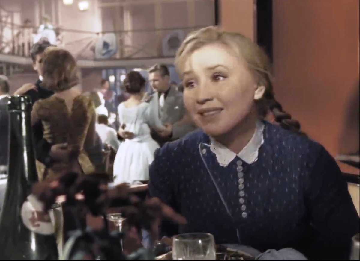 Скриншот автора.  Чай - вот полезный и вкусный напиток.  Его очень любит Фрося Бурлакова из фильма "Приходите завтра".