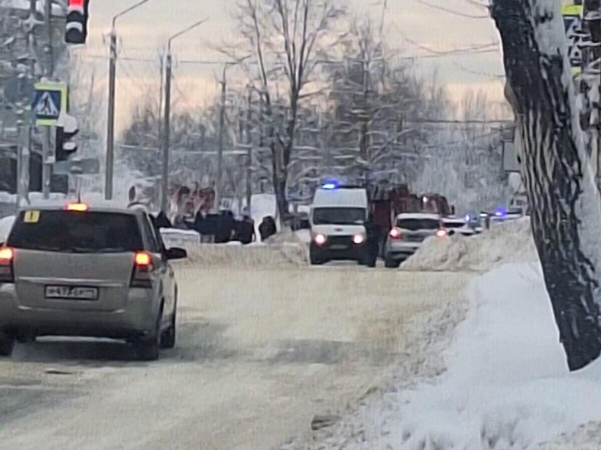    Автомобили оперативных служб в Сыктывкаре | © Фото : соцсети