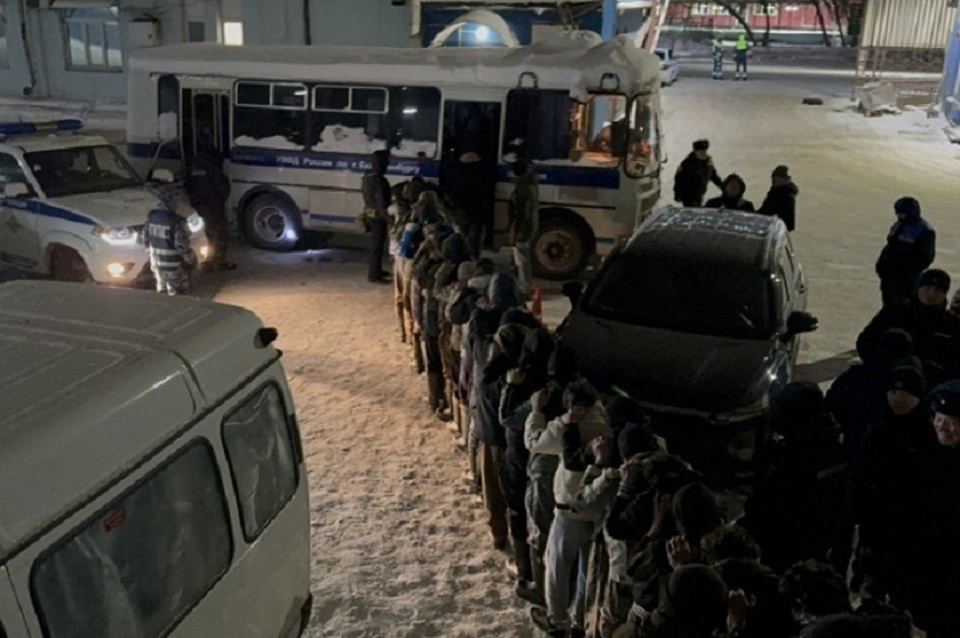    В Екатеринбурге нелегалы работали на хладокомбинате. Фото: ГУ МВД России по Свердловской области