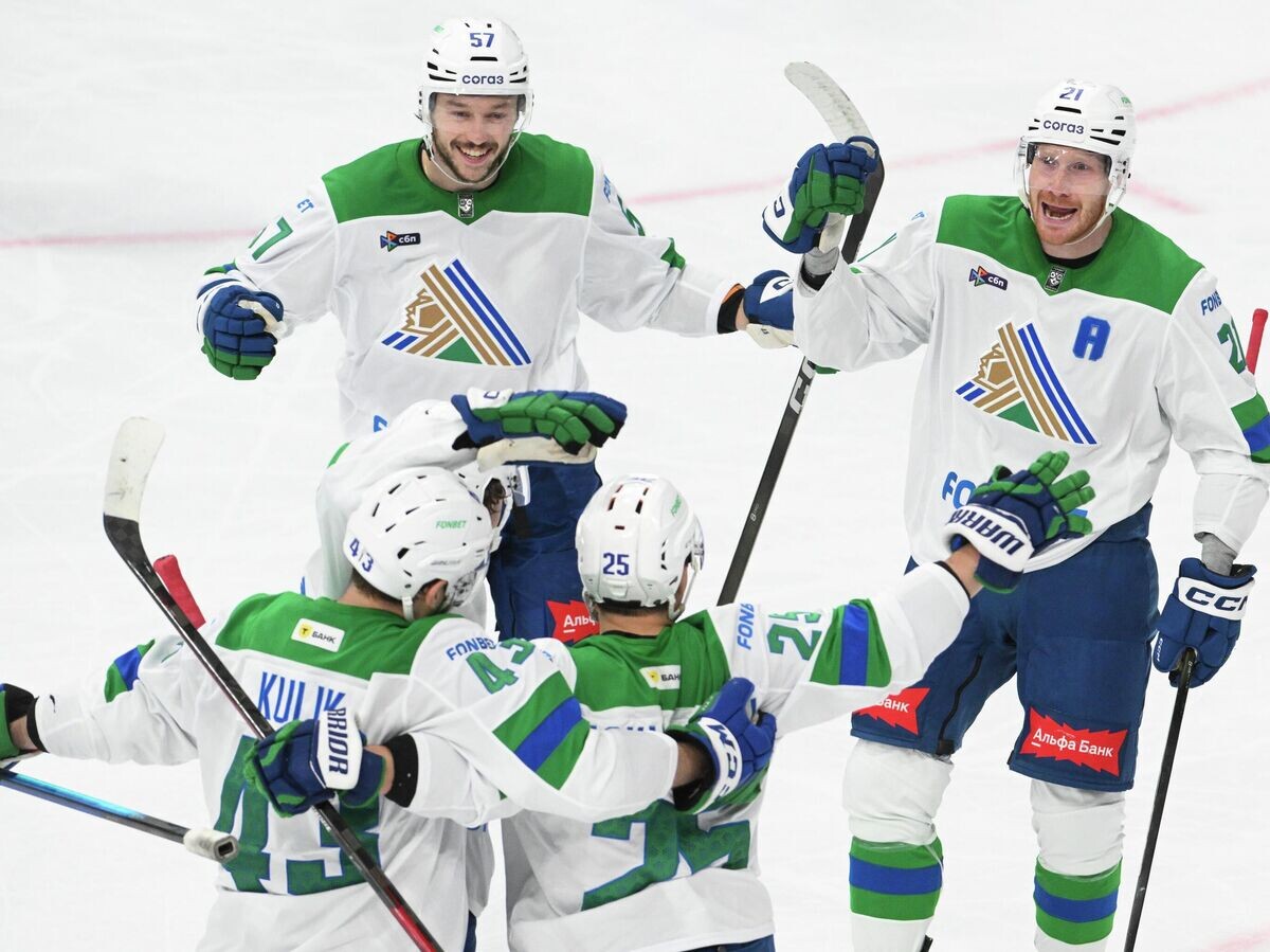    Игроки ХК "Салават Юлаев" | © РИА Новости / Александр Кряжев