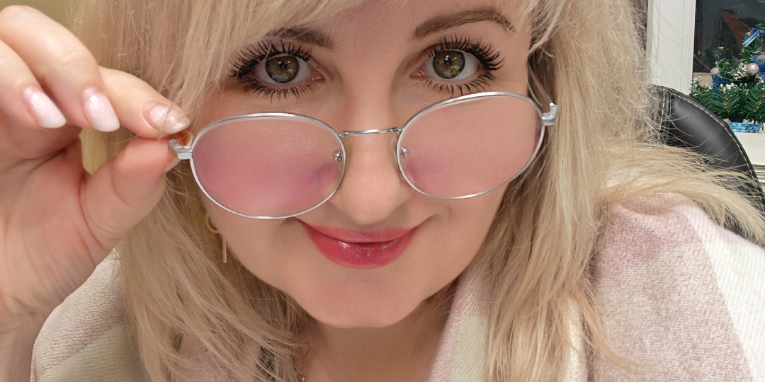 Все профессии нужны и важны! Буду подстраиваться под новые реалии. Котик даже в кружке.