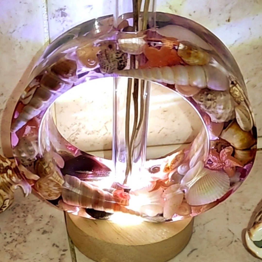 Ночник для ванной с ракушками.