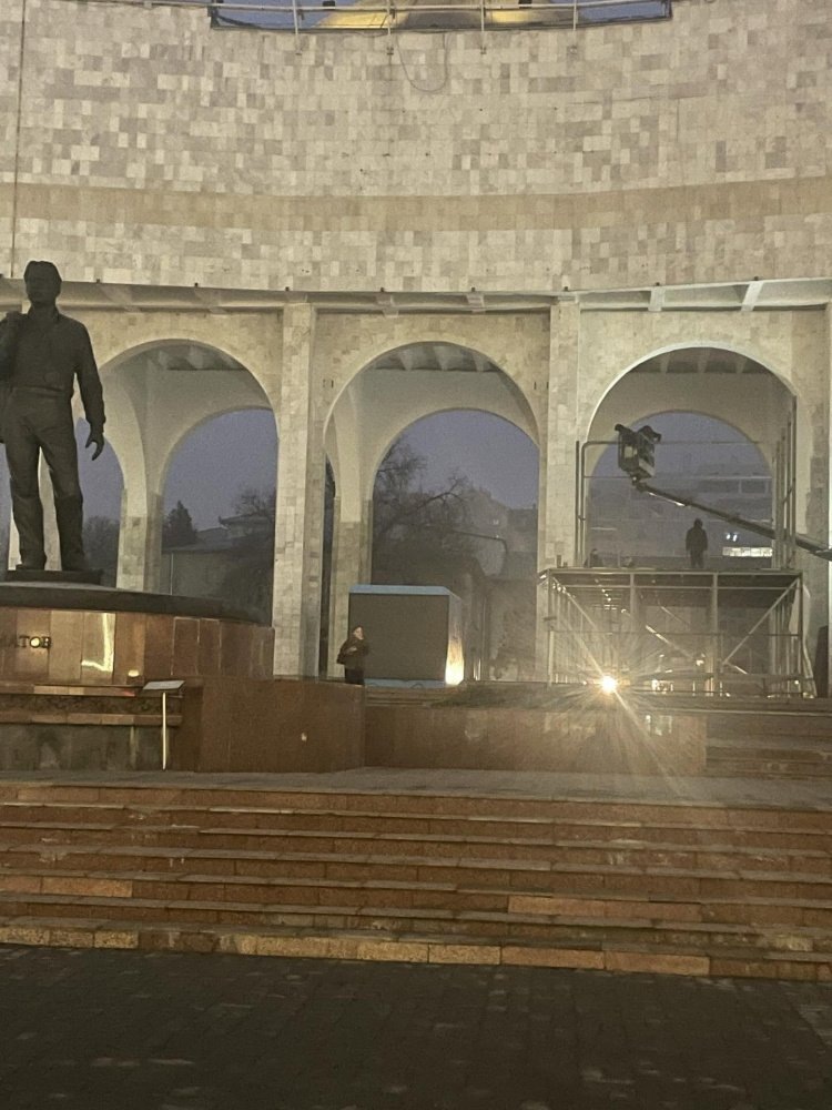    Демонтаж студии телеканала ‘Номад’ начался в Бишкеке (источник изображения) News Express Team