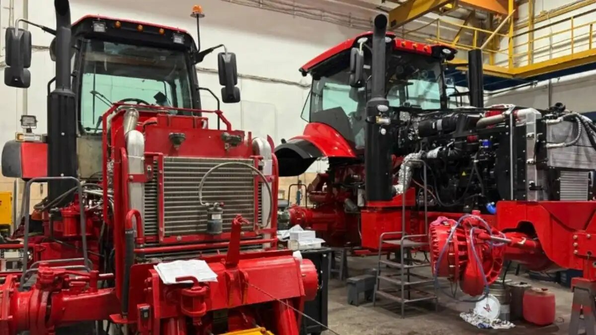 Фото: telegram-канал Правительства Беларуси
Серийное производство тракторов BELARUS 5425 (фото иллюстративное)