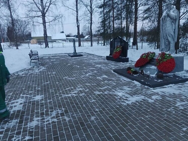     Все работы должны быть закончены до конца текущей недели. Фото: telegram-канал мэра Великого Новгорода Александра Розбаума