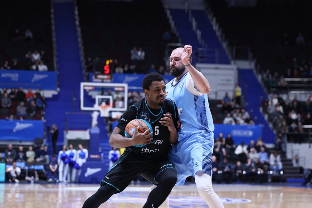    Нижегородцы уверенно контролировали мяч и в целом ход игры на санкт-петербургской площадке, удивив победой. / Пресс-служба Единой Лиги