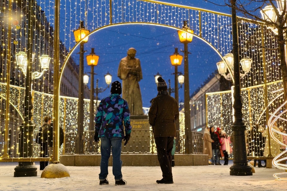    Петербург посетили более миллиона туристов в новогодние праздники. Алексей БУЛАТОВ