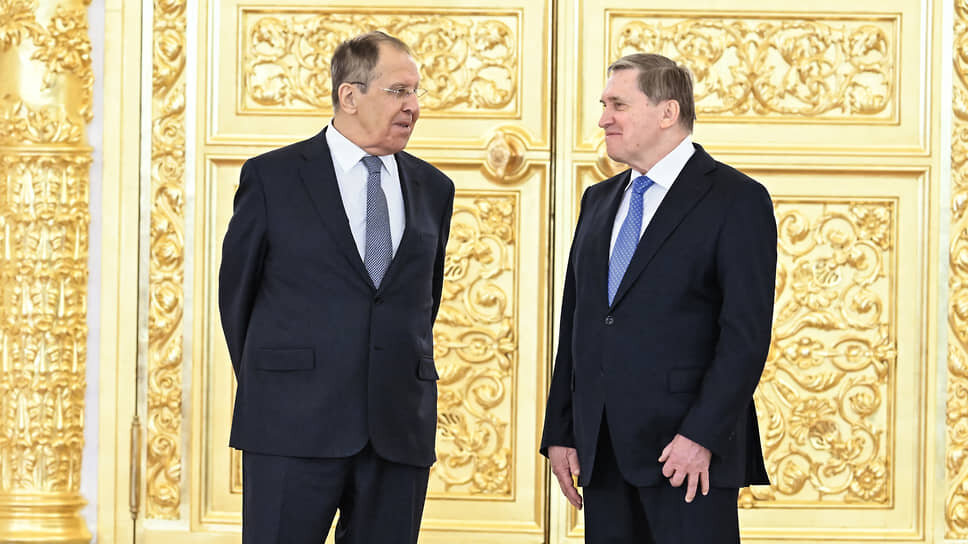 Сергею Лаврову и Юрию Ушакову нужен был третий.📷Фото: Дмитрий Азаров / Коммерсантъ