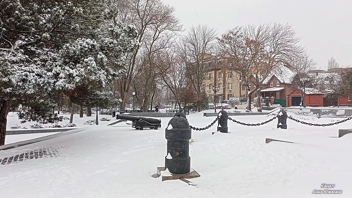 Город Таганрог, сквер Петра I. Фото автора.