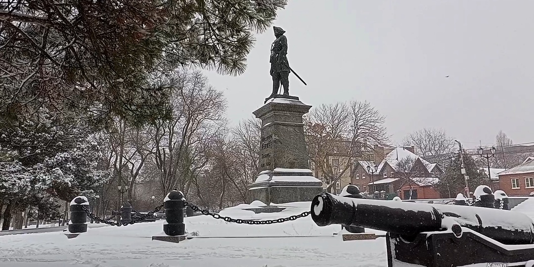 Снежная симфония, зима заглянула в Таганрог.