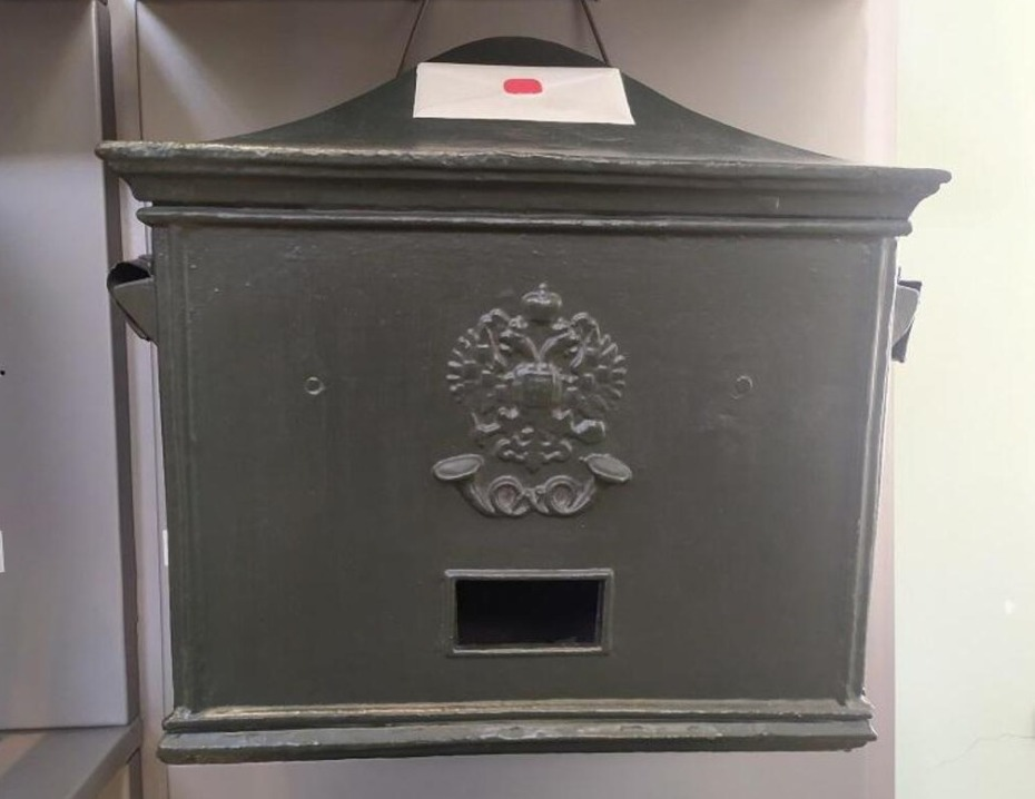 Именно так выглядели первые почтовые ящики в 1848 году, фото с сайта gtn-pravda.ru