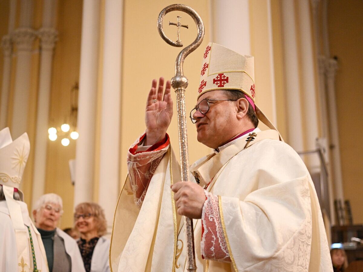    Митрополит Архиепархии Божией Матери в Москве, архиепископ Павел Пецци на праздничном пасхальном богослужении в римско-католическом кафедральном соборе Непорочного Зачатия Пресвятой Девы Марии в Москве | © РИА Новости / Павел Бедняков