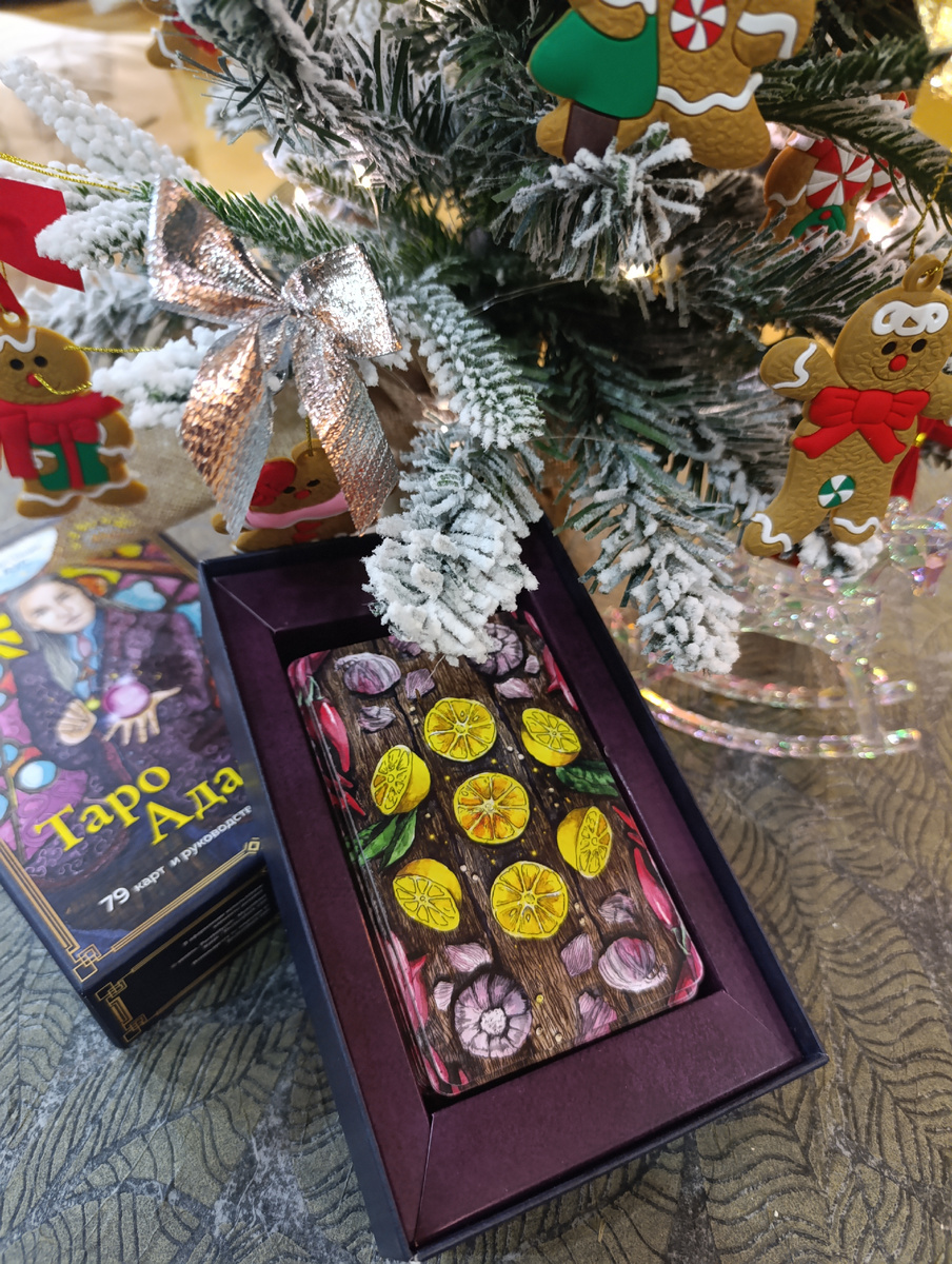 В работе Таро Адама от Евы Аус