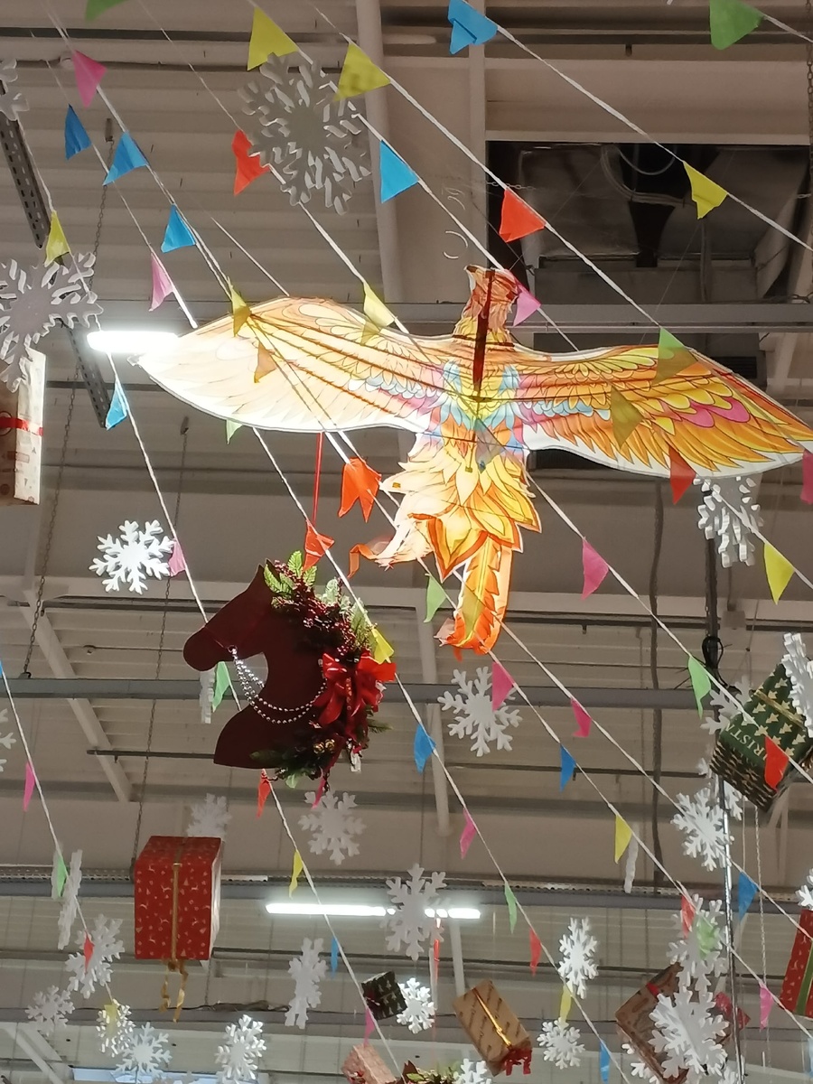 Воздушные змеи и кони. Фото Галины Малышевой.