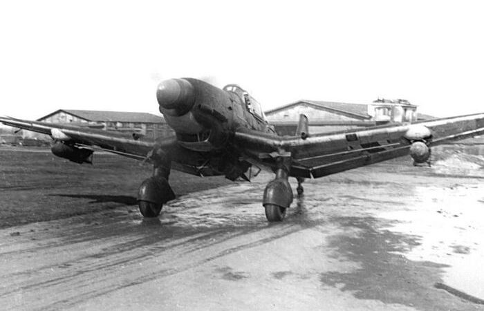 Характерной особенностью Штуки были её сирены.