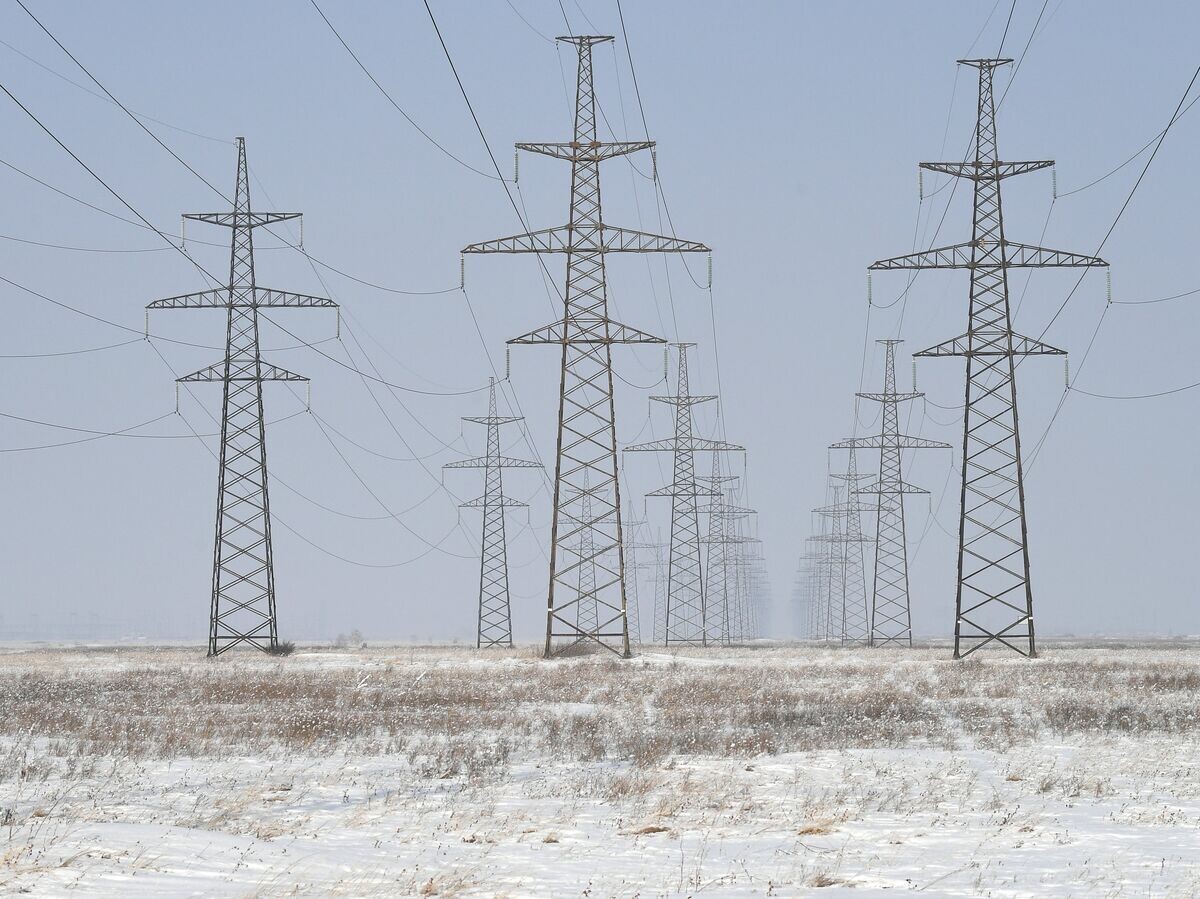    Линии электропередач в Хакасии© РИА Новости . Илья Наймушин