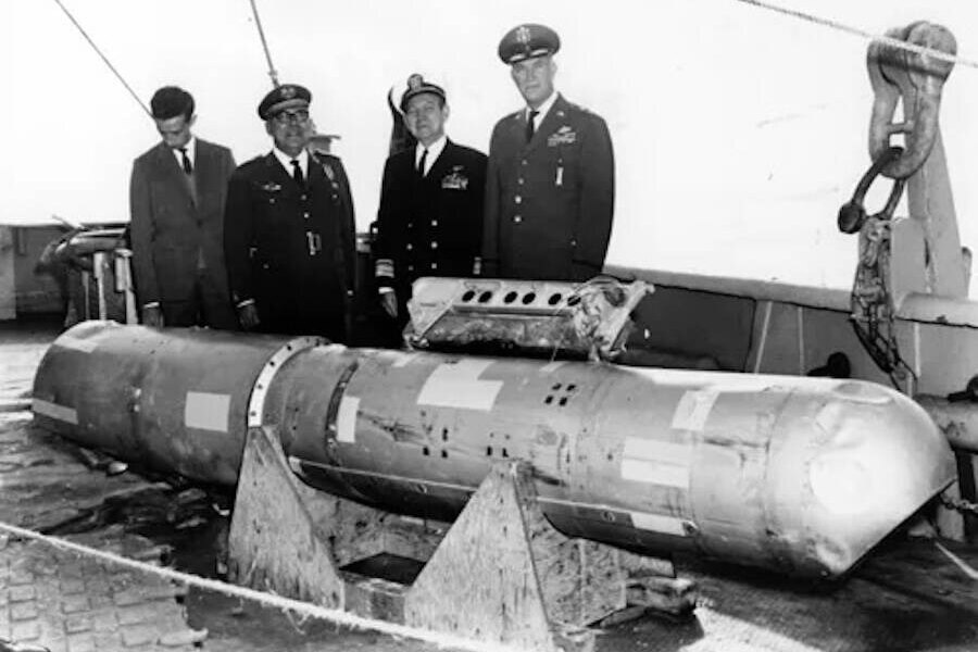     Инцидент в Паломарес: как США уронили 4 ядерные бомбы на Испанию
