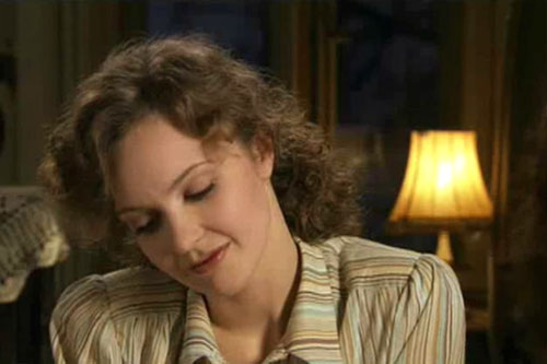 А любовь, как сон, стороной прошла....