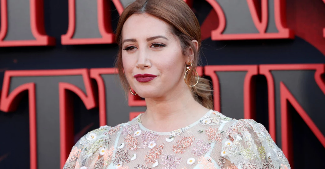 «Внезапно я снова оказалась в старшей школе». В Голливуде скандал из-за мамского чата со знаменитостями