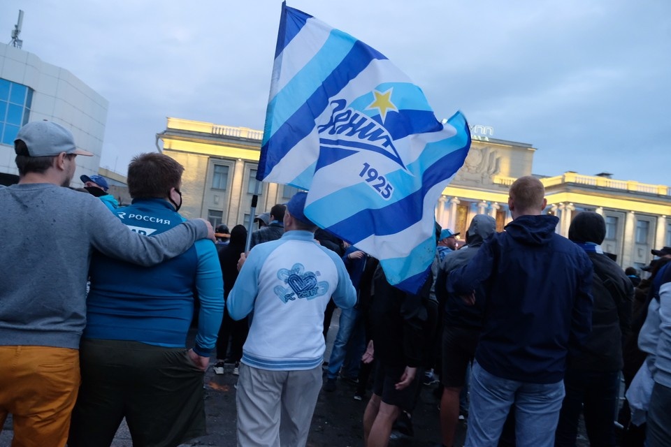    Бывший нападающий футбольных клубов "Зенит" и "Динамо" Акимов умер в возрасте 45 лет Артем КИЛЬКИН