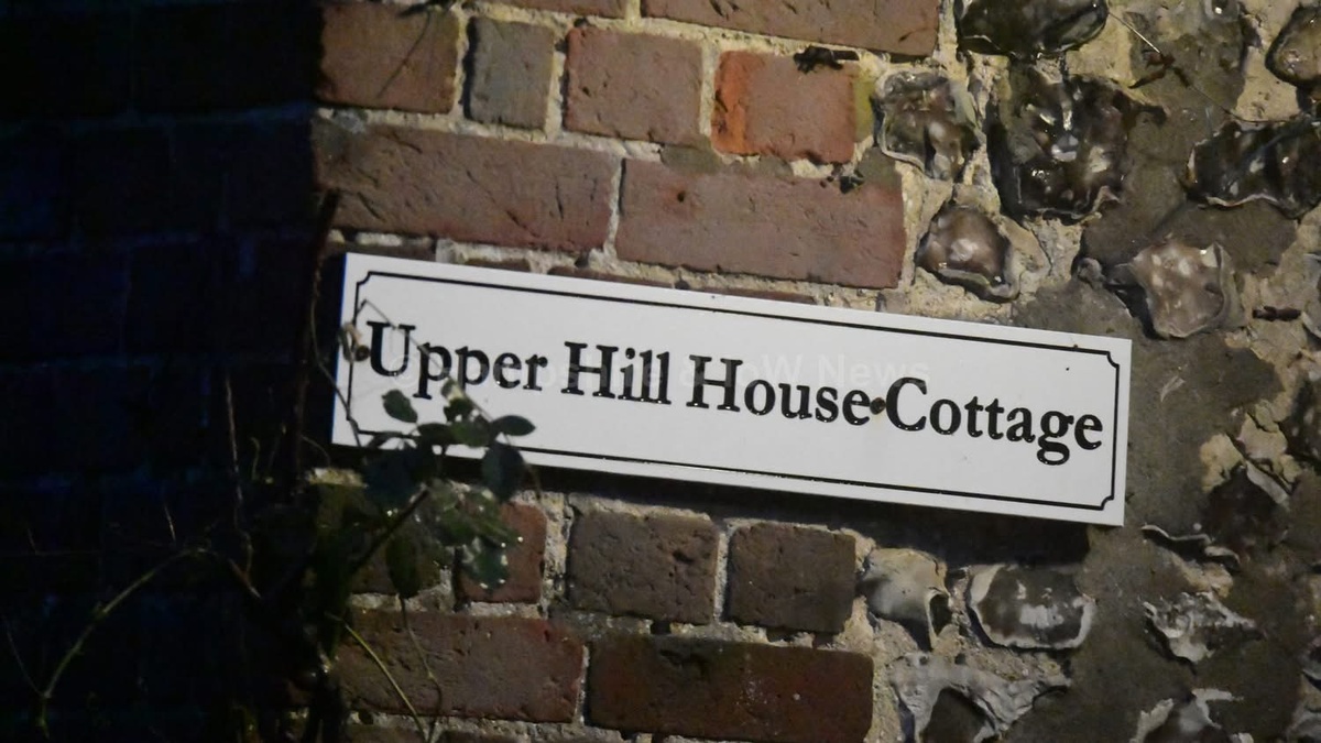 Название коттеджа, где было совершено преступление. Фотография из открытого источника. 