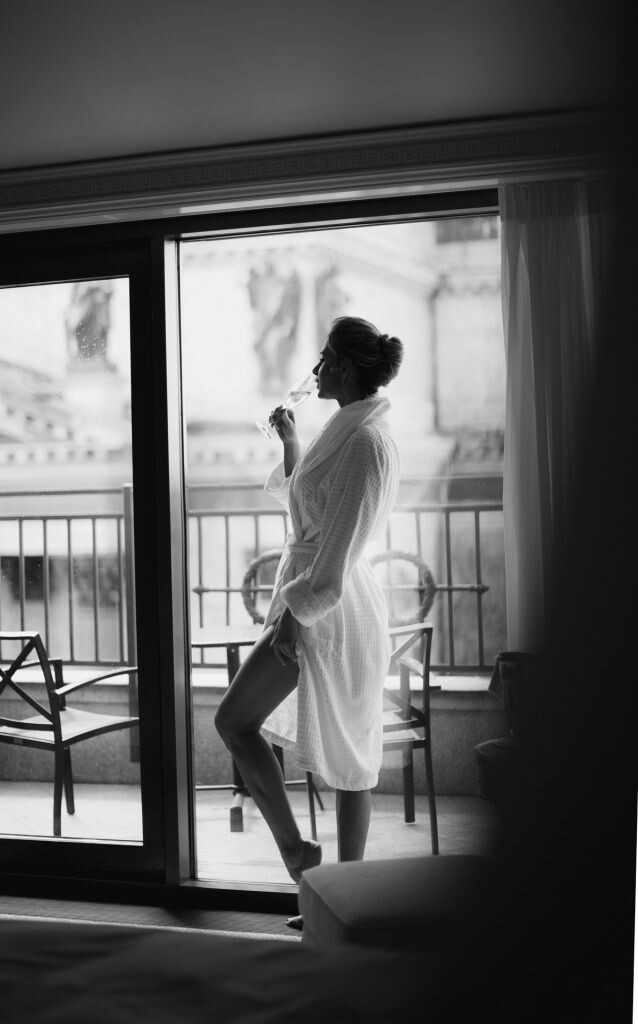 «Алкоголь усиливает проблему. Вначале он действует как мочегонное, но затем запускает обратный механизм — организм начинает запасать воду» – Алсу Копылова