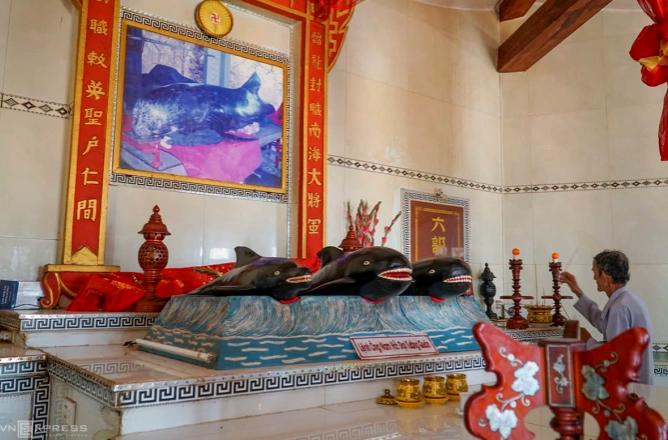 Китовый храм по-вьетнамски немного аляповат