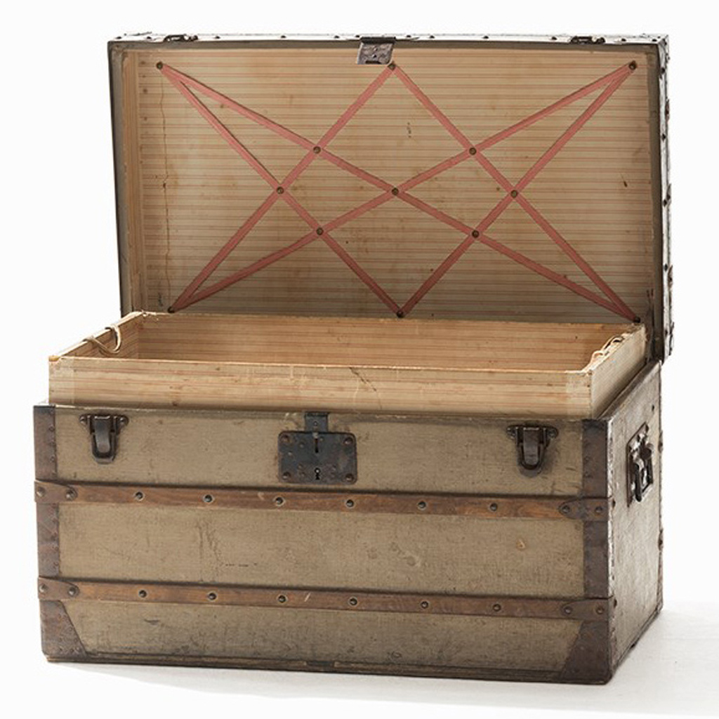 Один из первых дорожных сундуков Trianon от LV