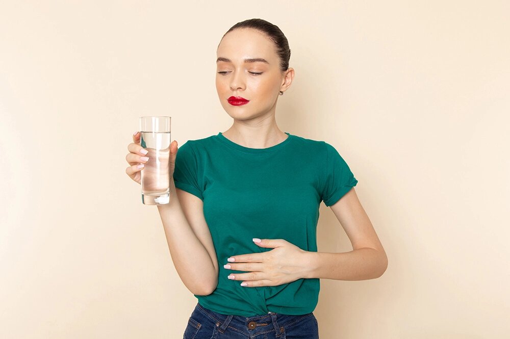    вода способствует процессу похудения. Фото: freepik.com
