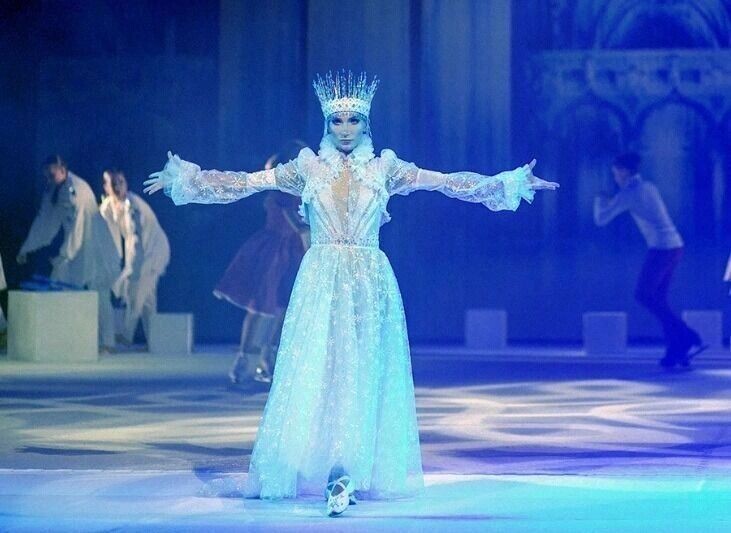    Сказка Андерсена, рассказанная на льду. Уникальное ледовое шоу с фигурным катанием прямо на сцене Драмтеатра   afisha.yandex.ru