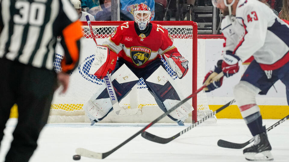     Трамп назвал хоккеиста "Флориды" Бобровского легендарным вратарем REUTERS